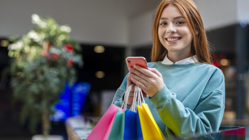 Smart shopping w modzie - jak kupować świadomie i odpowiedzialnie?